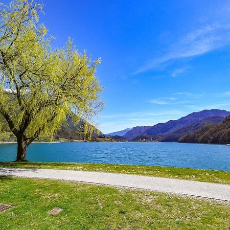 Sky&Pool Dom Apartamento Riva del Garda Exterior foto
