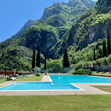 Sky&Pool Dom Apartamento Riva del Garda Exterior foto