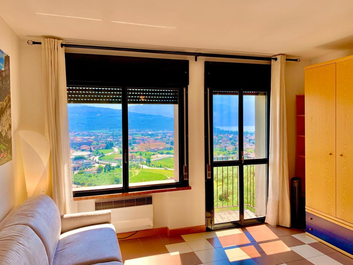 Sky&Pool Dom Apartamento Riva del Garda Exterior foto