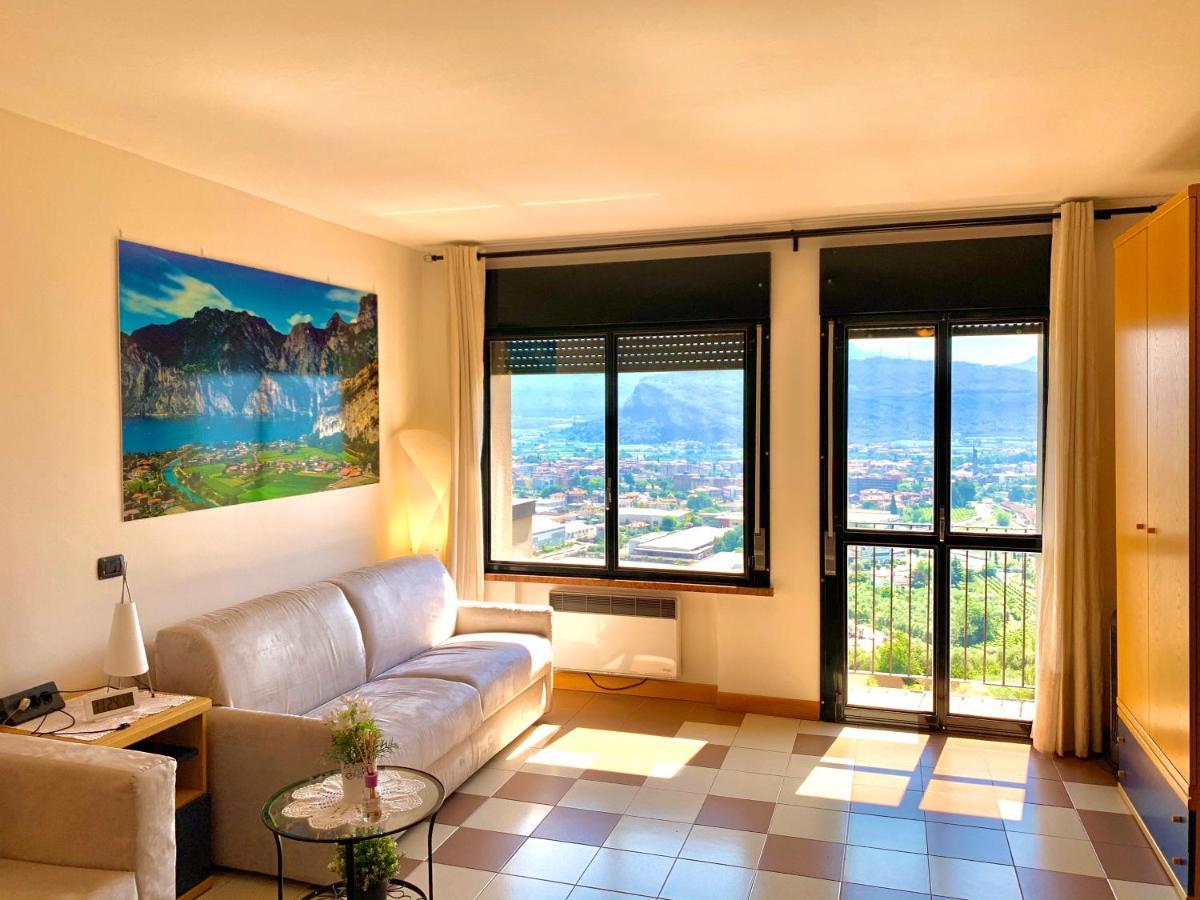 Sky&Pool Dom Apartamento Riva del Garda Exterior foto