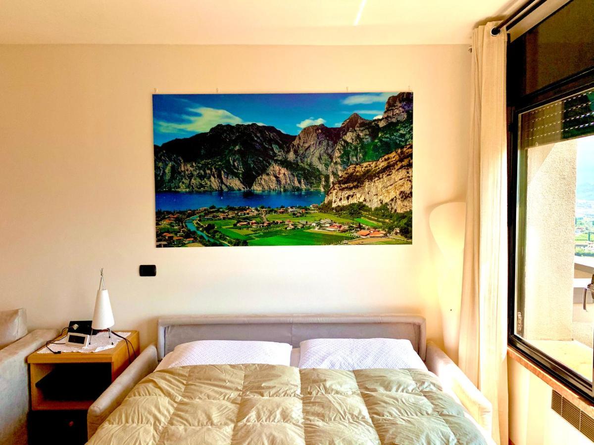 Sky&Pool Dom Apartamento Riva del Garda Exterior foto