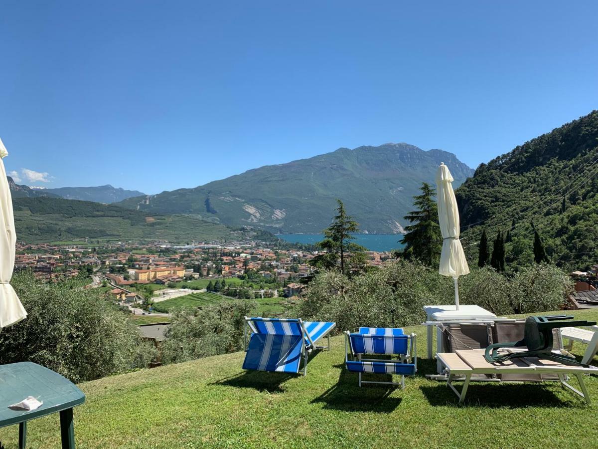 Sky&Pool Dom Apartamento Riva del Garda Exterior foto