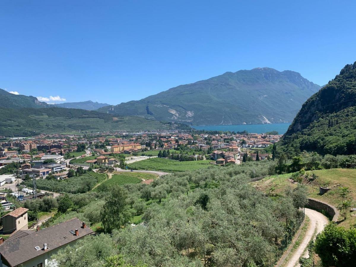 Sky&Pool Dom Apartamento Riva del Garda Exterior foto