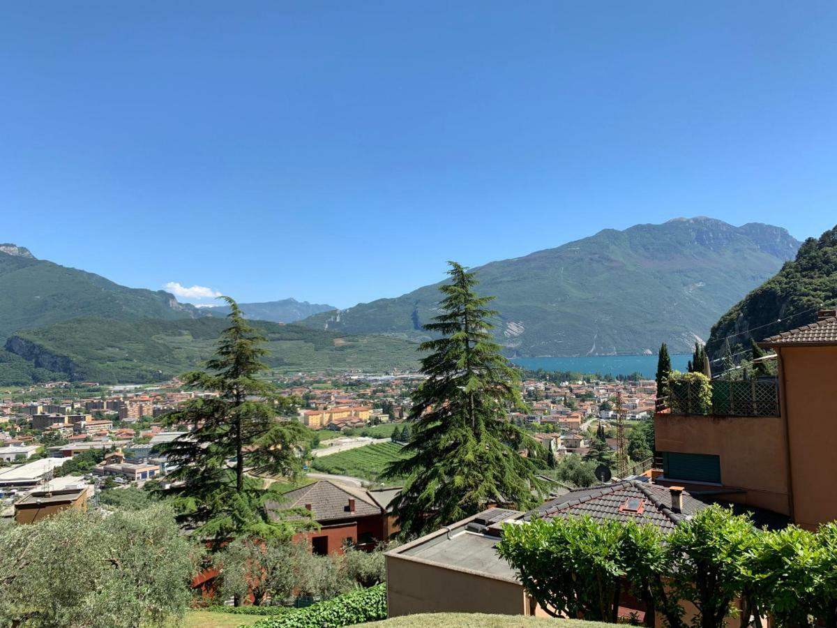 Sky&Pool Dom Apartamento Riva del Garda Exterior foto
